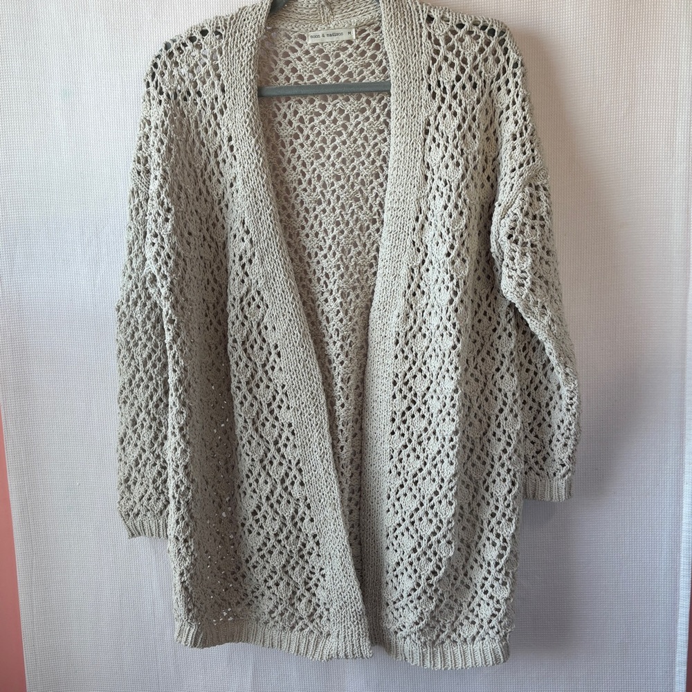 Moon & Madison M Beige Bulky Crochet Long Sleeve Open Front Mid Length Perfect